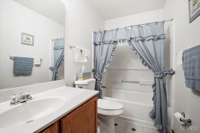 13011 Mystic Bend Ln, Black Jack, MO 63033 - bathroom featuring toilet, tile patterned flooring, vanity, and shower / bath combo