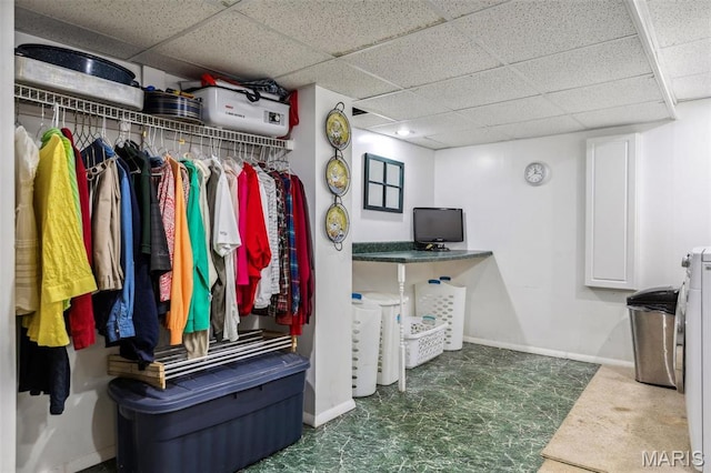 1843 Manor Hill Rd, Saint Louis, MO 63131 - walk in closet with a paneled ceiling