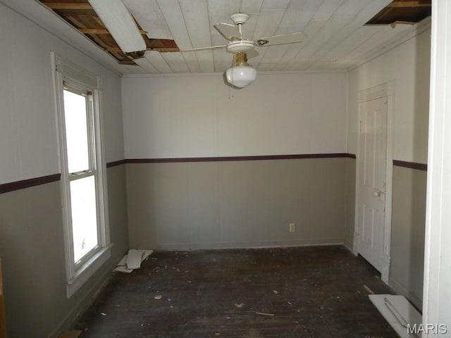 309 Talmadge St, Witt, IL 62094 - unfurnished room with ceiling fan