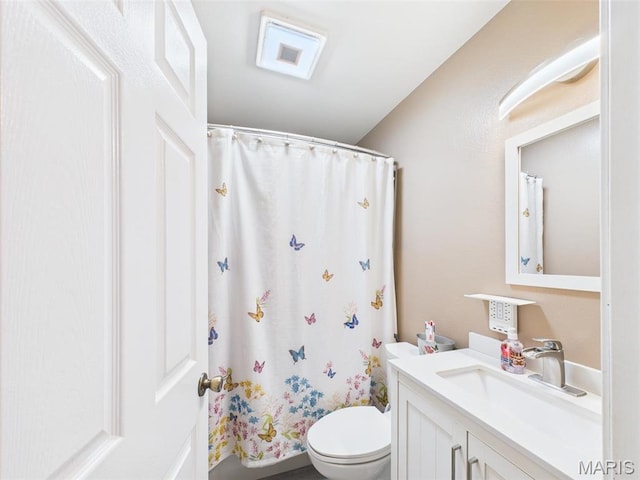 127 Kehner Rd, Steelville, MO 65565 - full bath with toilet, vanity, and a shower with shower curtain