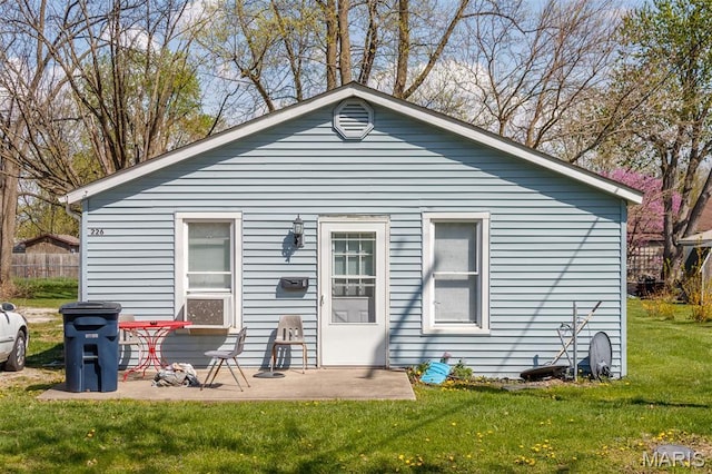 226 S Harrison St, Litchfield, IL 62056 - photo 1
