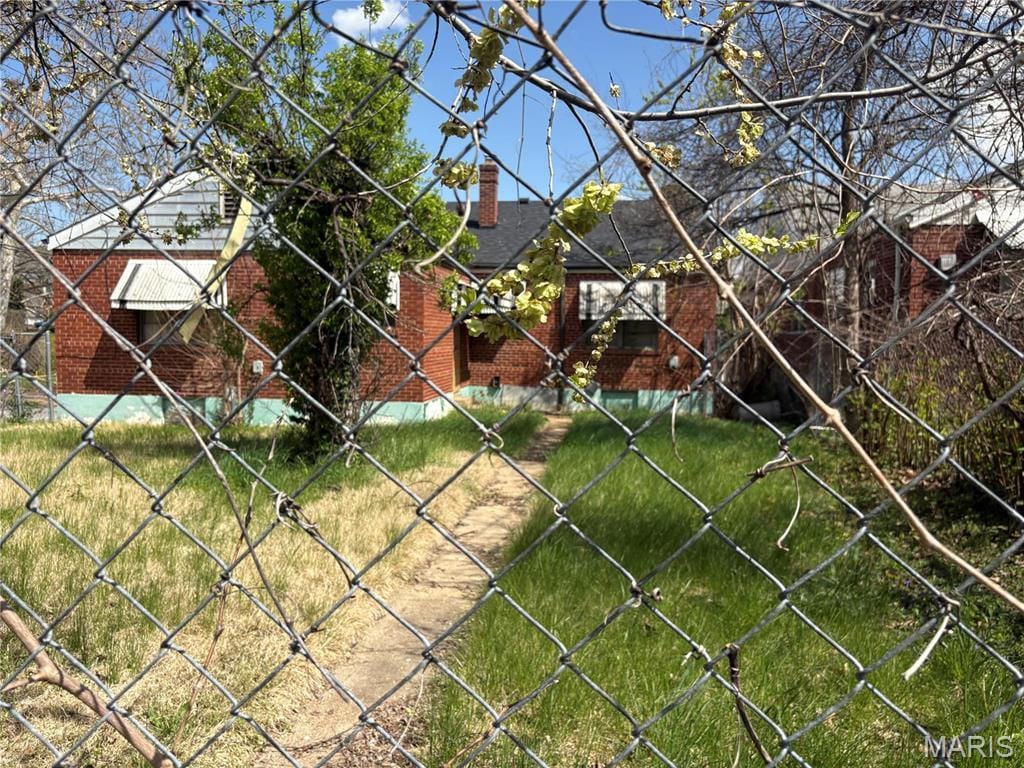 8459 Newby St, Saint Louis, MO 63147 - view of yard
