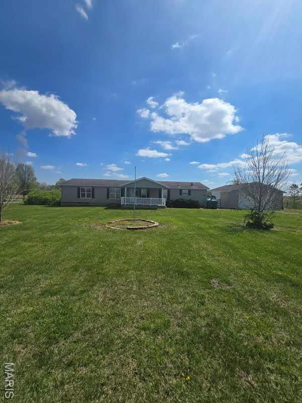 view of grassy yard