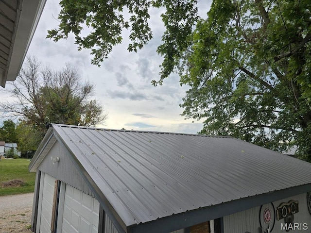 111 SE St, Wellsville, MO 63384 - exterior view of metal roof