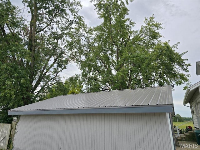 111 SE St, Wellsville, MO 63384 - exterior view of metal roof
