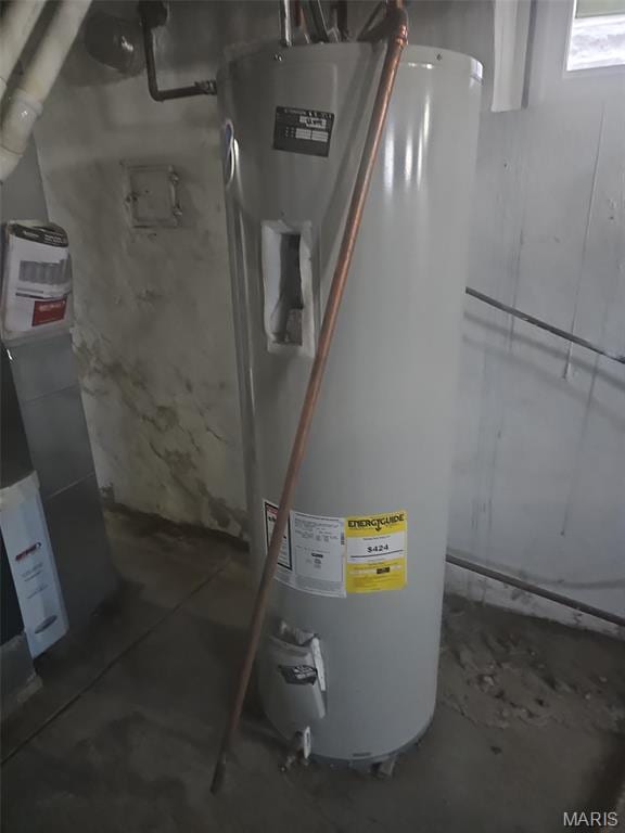 4021 Winnebago St, Saint Louis, MO 63116 - utilities with gas water heater