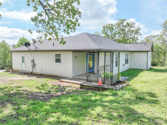 142 Oregon Ln, Kimberling City, MO 65686 - back of property with a yard