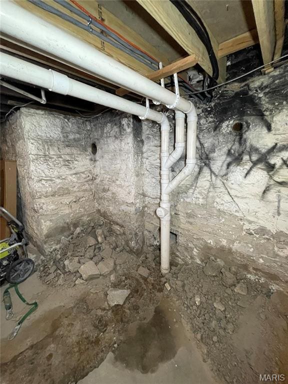 view of unfinished below grade area