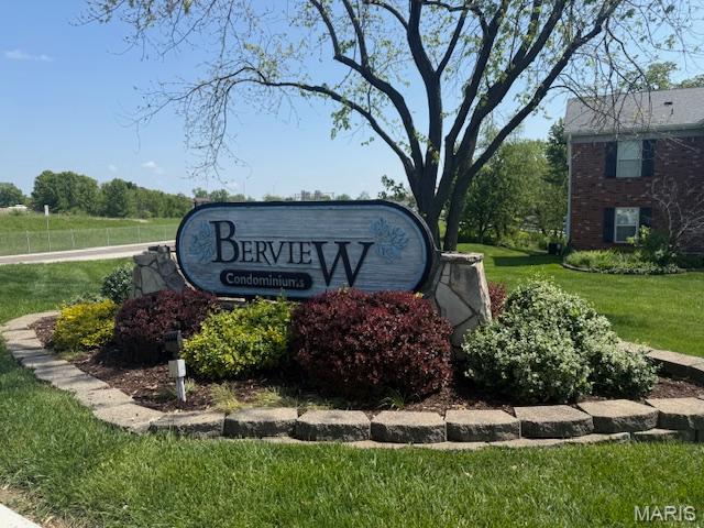 31 Berview Cir Unit H, Saint Louis, MO 63129 - community sign with a lawn