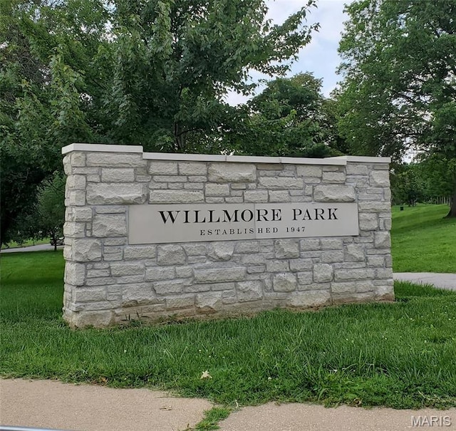 5872 Sunshine Dr Unit 110, Saint Louis, MO 63109 - view of community sign