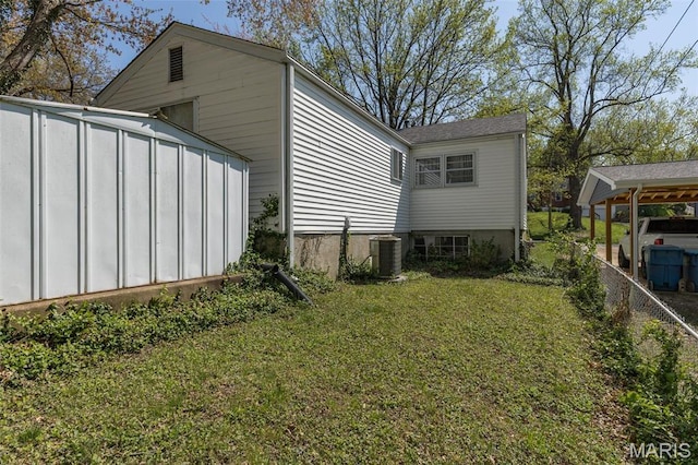 8907 Spur Ln, Saint Louis, MO 63121 - view of side of home with cooling unit