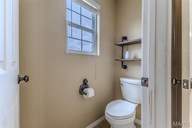 20373 Heritage Rd, Saint Robert, MO 65584 - bathroom with toilet and baseboards