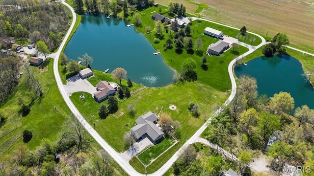 6639 Gladel Dr, Waterloo, IL 62298 - aerial view of property and surrounding area with a nearby body of water