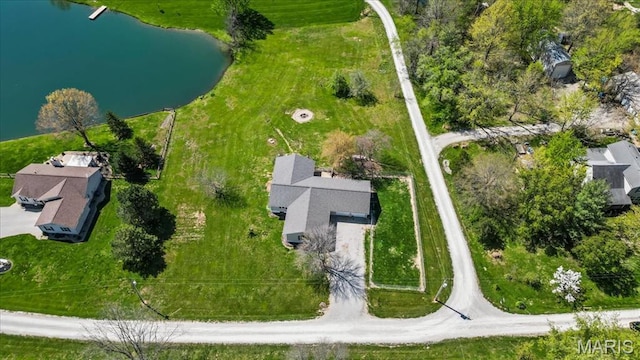 6639 Gladel Dr, Waterloo, IL 62298 - aerial view of property and surrounding area featuring a large body of water