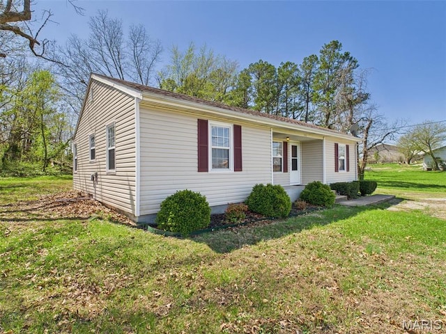 710 W Jefferson Ave, Conway, MO 65632 - ranch-style house with a front yard