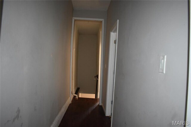 2912 Indiana Ave, Saint Louis, MO 63118 - hallway featuring baseboards
