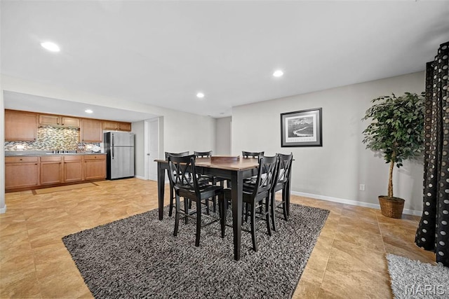515 Country Chase Dr, Lake St Louis, MO 63367 - dining area featuring recessed lighting and baseboards