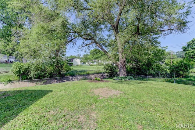 20 Cedar Park Dr, Florissant, MO 63031