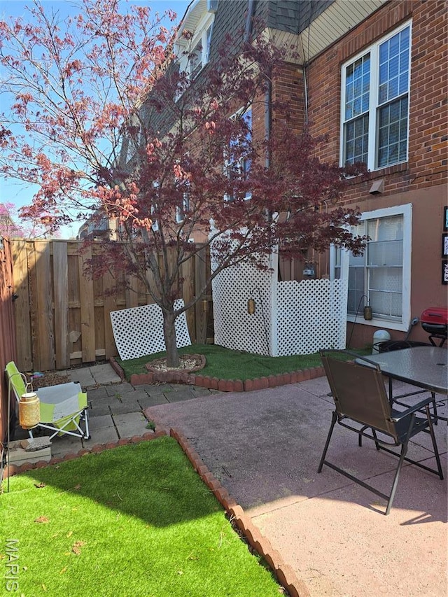 10340 Corbeil Dr, Saint Louis, MO 63146 - view of patio