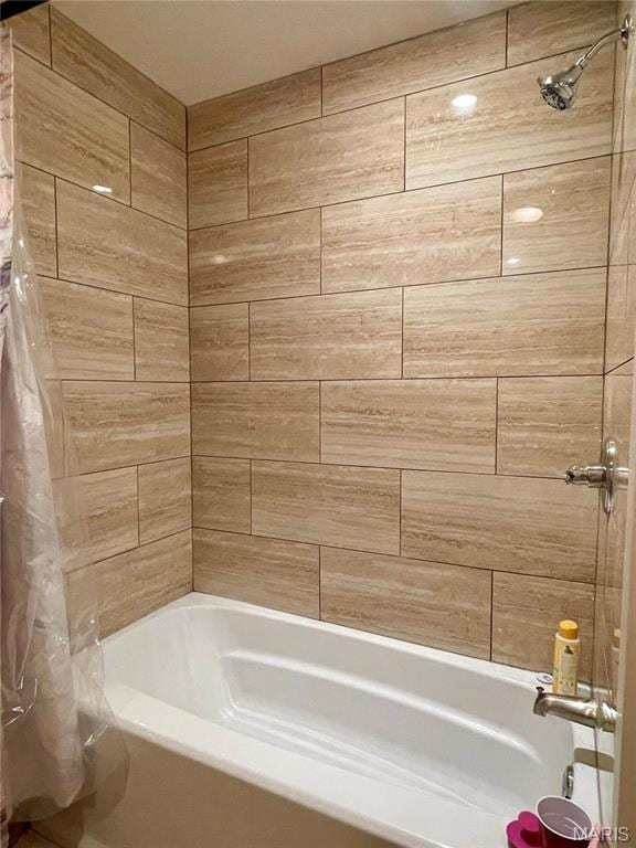 22880 Return Ln, Waynesville, MO 65583 - full bathroom with shower / bathtub combination with curtain