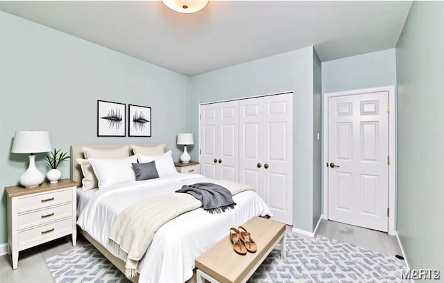 10359 Corbeil Dr Unit D, Saint Louis, MO 63146 - bedroom featuring baseboards and a closet