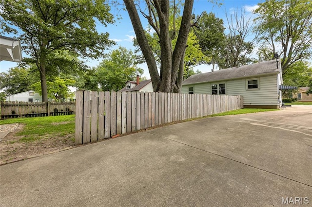 509 N Jefferson St, Mascoutah, IL 62258 - view of home's exterior with fence