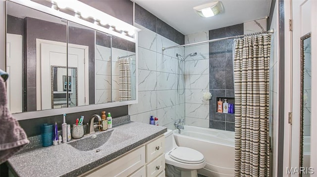 14153 Spring Dr, De Soto, MO 63020 - full bathroom with shower / tub combo, vanity, and toilet