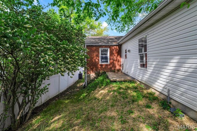 831 Diversey Dr, Saint Louis, MO 63126 - view of yard with fence