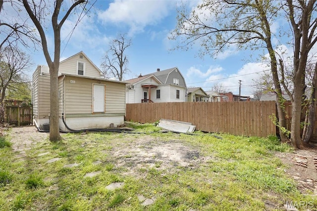 4171 Burgen Ave, Saint Louis, MO 63116 - rear view of property with fence