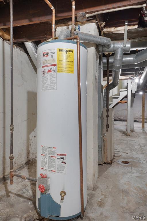 4171 Burgen Ave, Saint Louis, MO 63116 - utility room featuring water heater