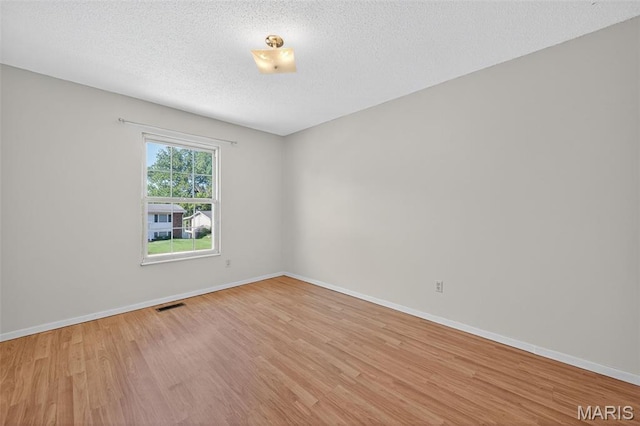 11931 Ameling Rd, Maryland Heights, MO 63043 - photo 9