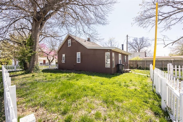 917 N Church St, Belleville, IL 62220 - view of side of home