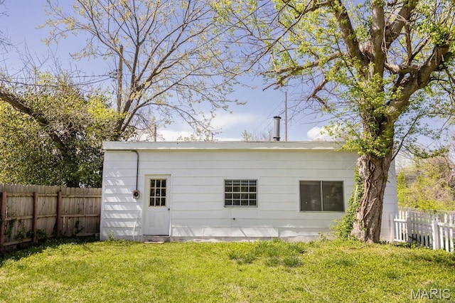 917 N Church St, Belleville, IL 62220 - view of rear view of house