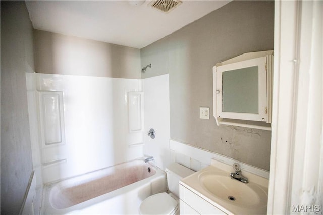 228 B Pine St, Sullivan, MO 63080 - bathroom featuring bathtub / shower combination, vanity, and toilet