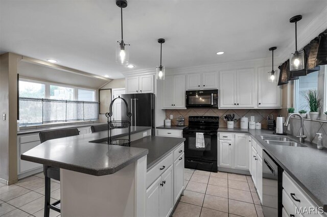 7415 Maple Bridge Ct, Mehlville, MO 63129