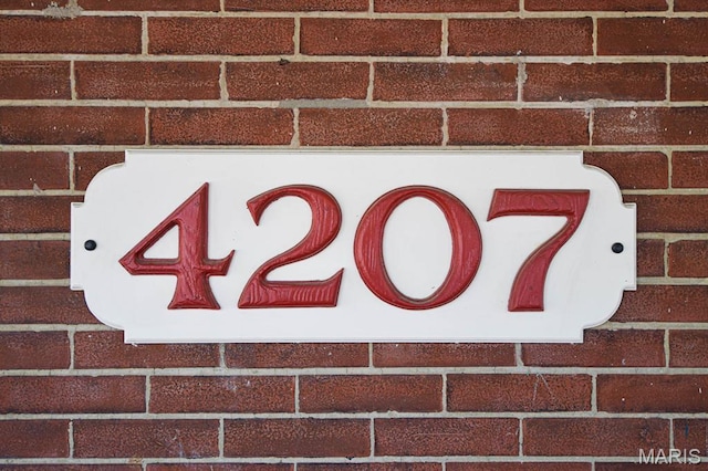 4207 Connecticut St, Saint Louis, MO 63116 - exterior view of brick siding