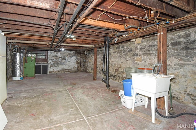 4207 Connecticut St, Saint Louis, MO 63116 - unfinished below grade area featuring water heater