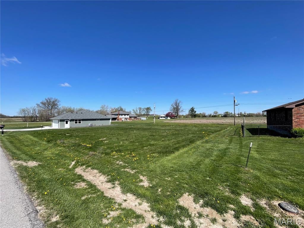 15 Meadow Dr, Monroe City, MO 63456