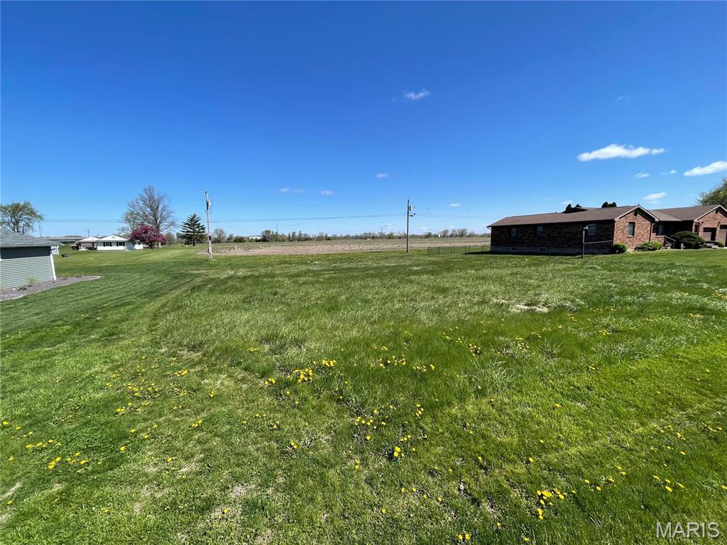 15 Meadow Dr, Monroe City, MO 63456