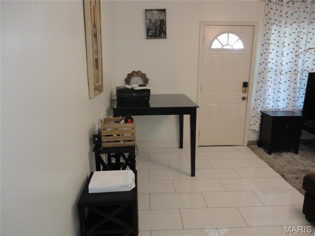 6518 Chamberlain Ave, Saint Louis, MO 63130 - entrance foyer featuring tile patterned flooring