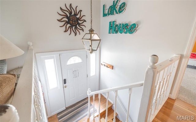 1109 Pawnee Dr, Cuba, MO 65453 - entryway with wood finished floors