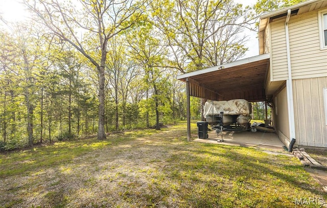 1109 Pawnee Dr, Cuba, MO 65453 - view of yard with an attached carport