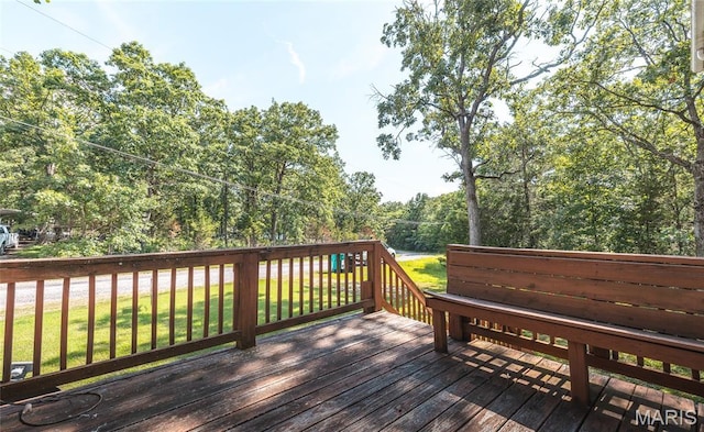 1109 Pawnee Dr, Cuba, MO 65453 - deck featuring a lawn