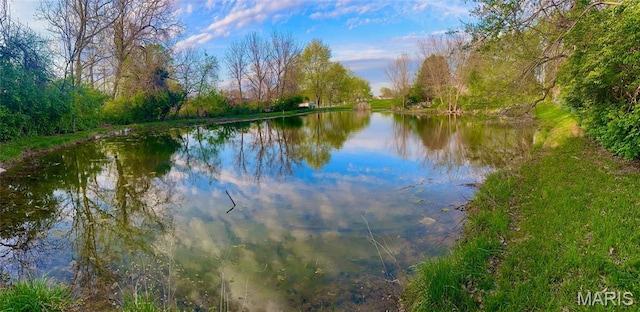 433 Snipes Dr, Saint Charles, MO 63303 - water view