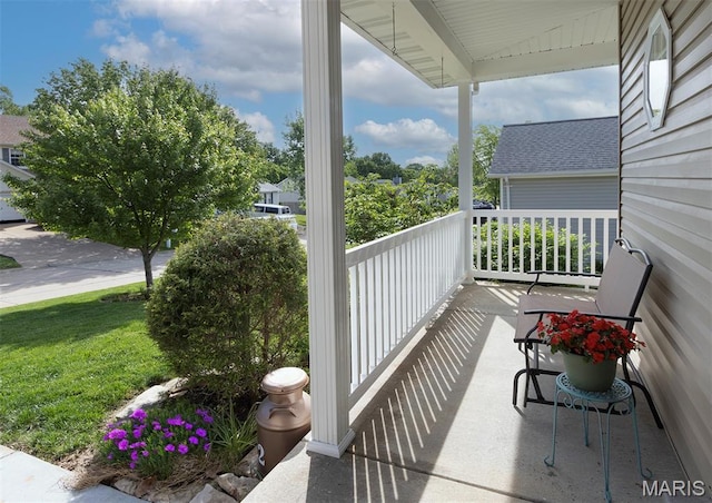2122 Birchwood Dr, Barnhart, MO 63012 - balcony featuring a porch