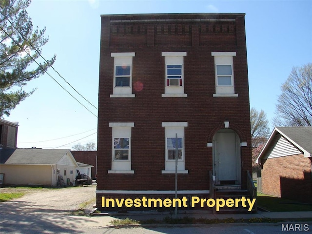 111 N Poplar St, Mount Olive, IL 62069 - photo 4