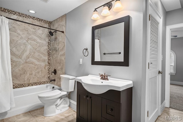 582 S Berry Rd, Webster Groves, MO 63122 - bathroom featuring baseboards, shower / bath combo with shower curtain, vanity, and toilet