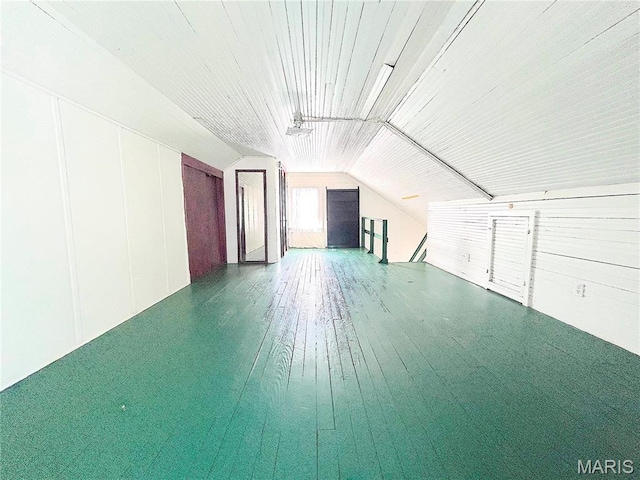 445 E 12th St, Alton, IL 62002 - additional living space featuring lofted ceiling