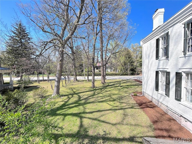 445 E 12th St, Alton, IL 62002 - view of green lawn