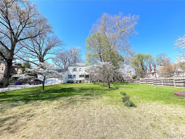 445 E 12th St, Alton, IL 62002 - view of yard